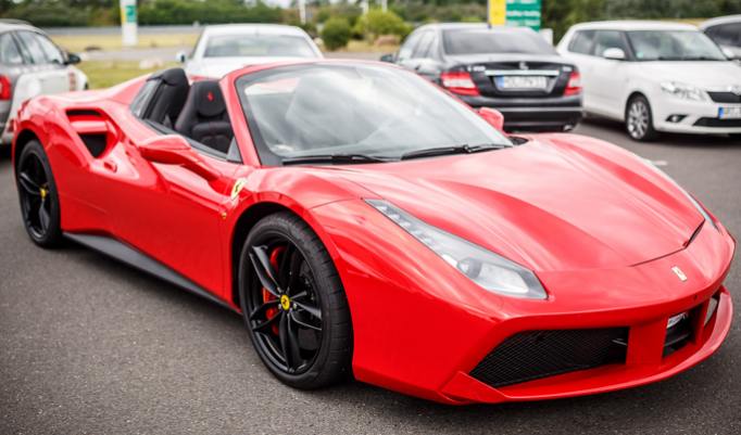 Ferrari fahren Gutschein für die Rennstrecke von Fun4You